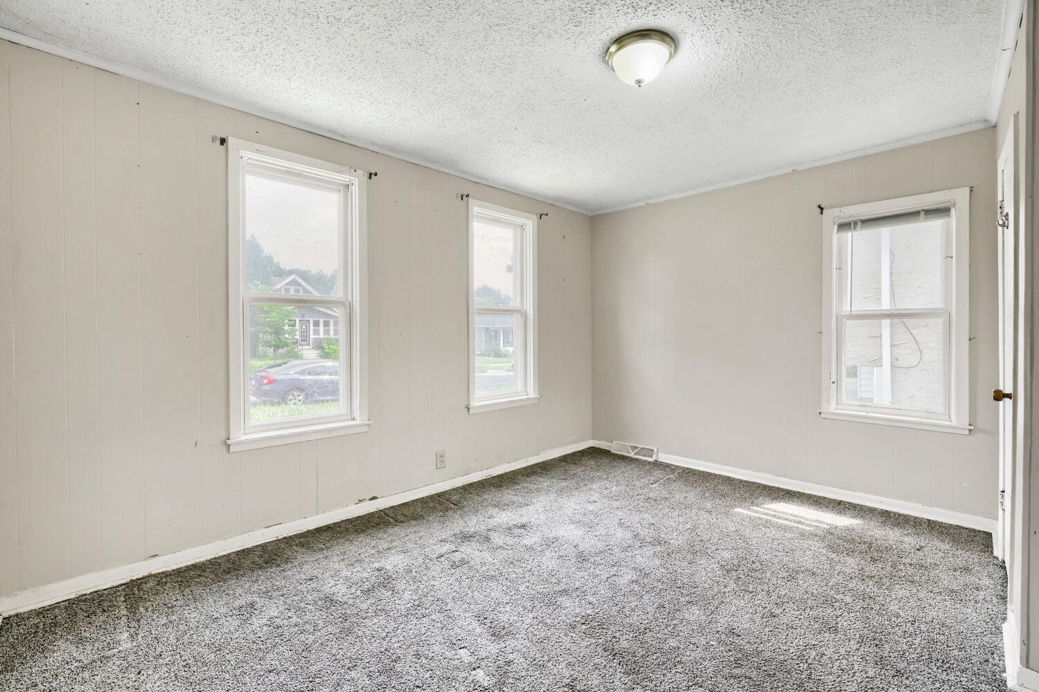 1024 Geranium Avenue E Property Photo 9