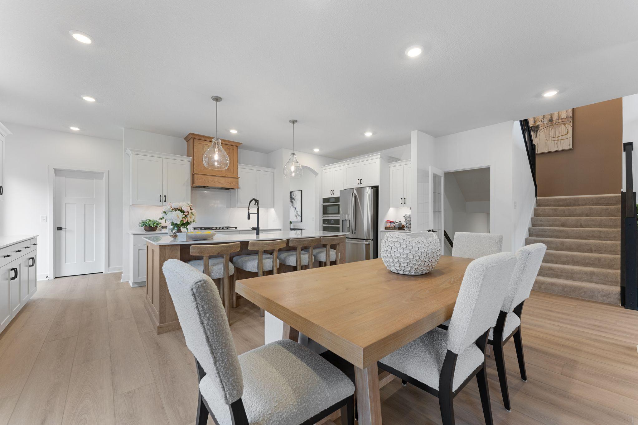 1848 Royal Boulevard N Property Photo 5
