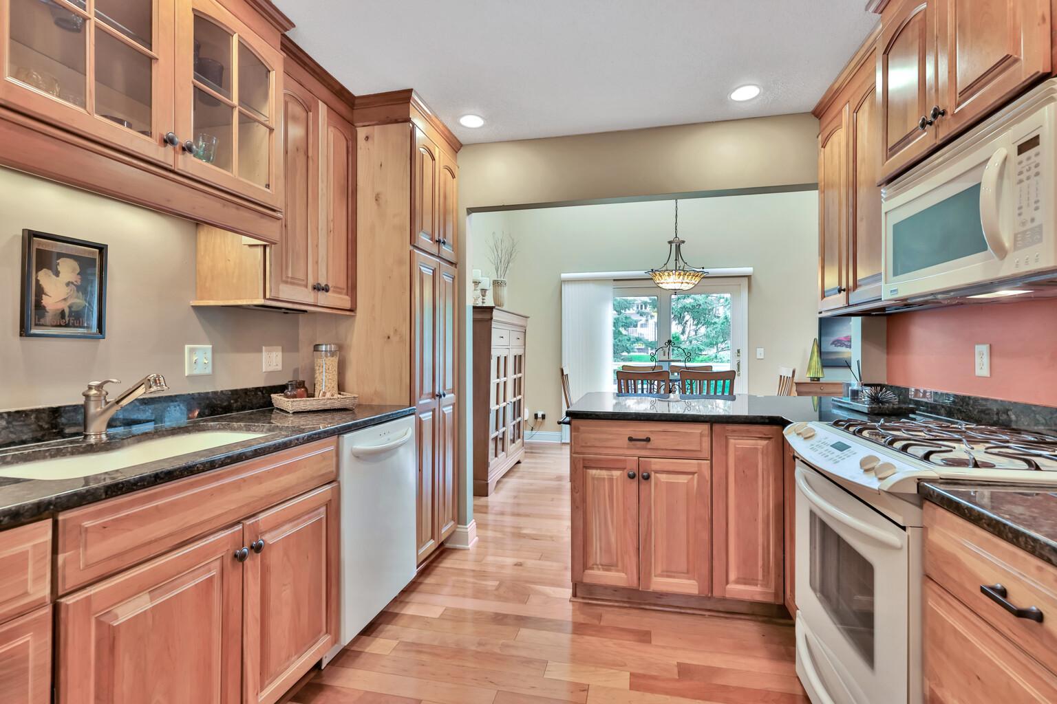 8264 Kingslee Road Property Photo 6