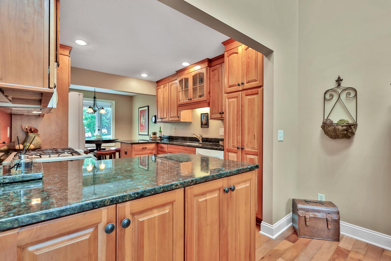 8264 Kingslee Road Property Photo 8
