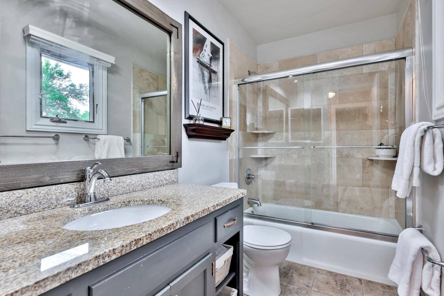 8264 Kingslee Road Property Photo 23
