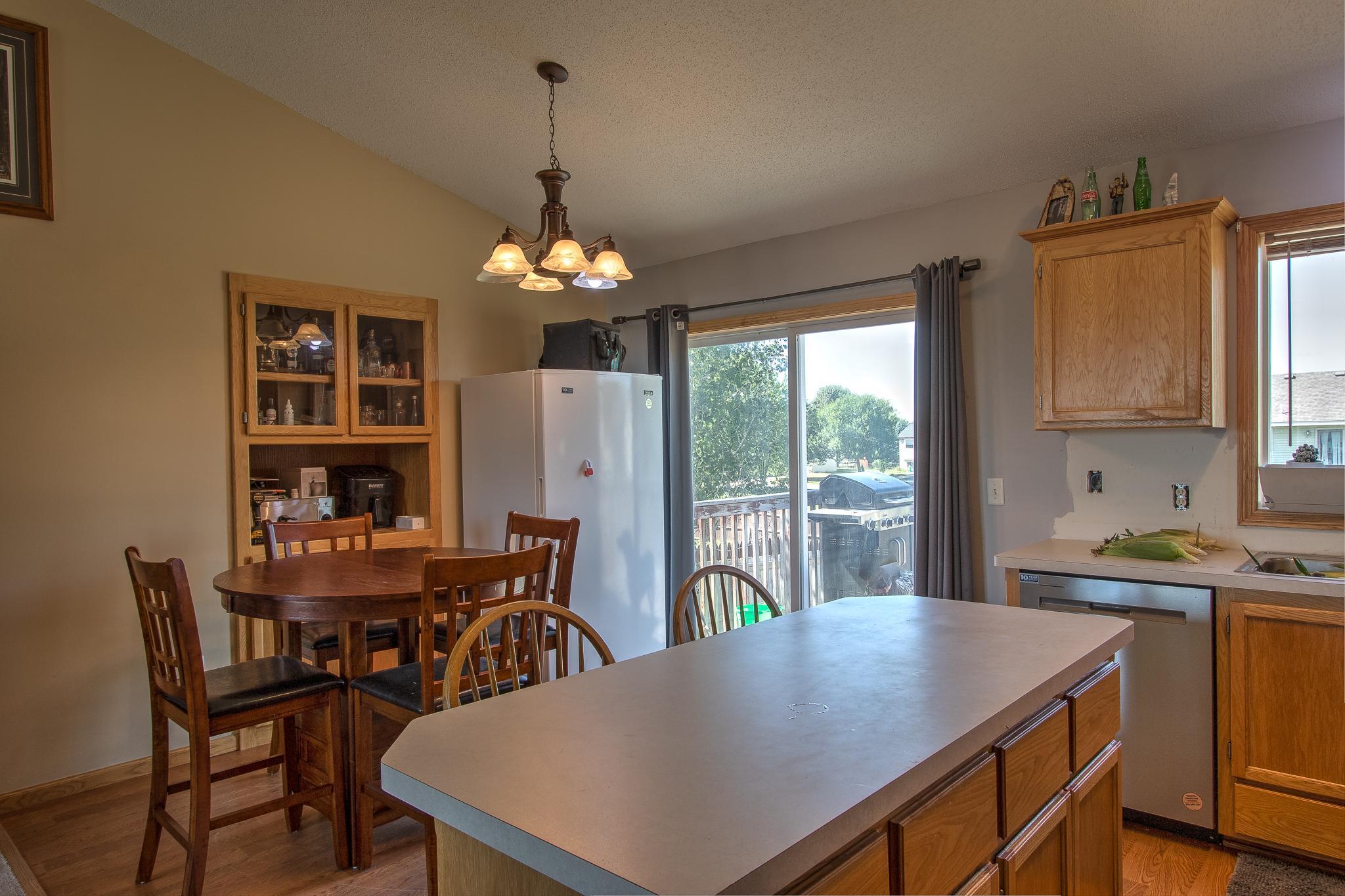 705 Bluebird Street Property Photo 3