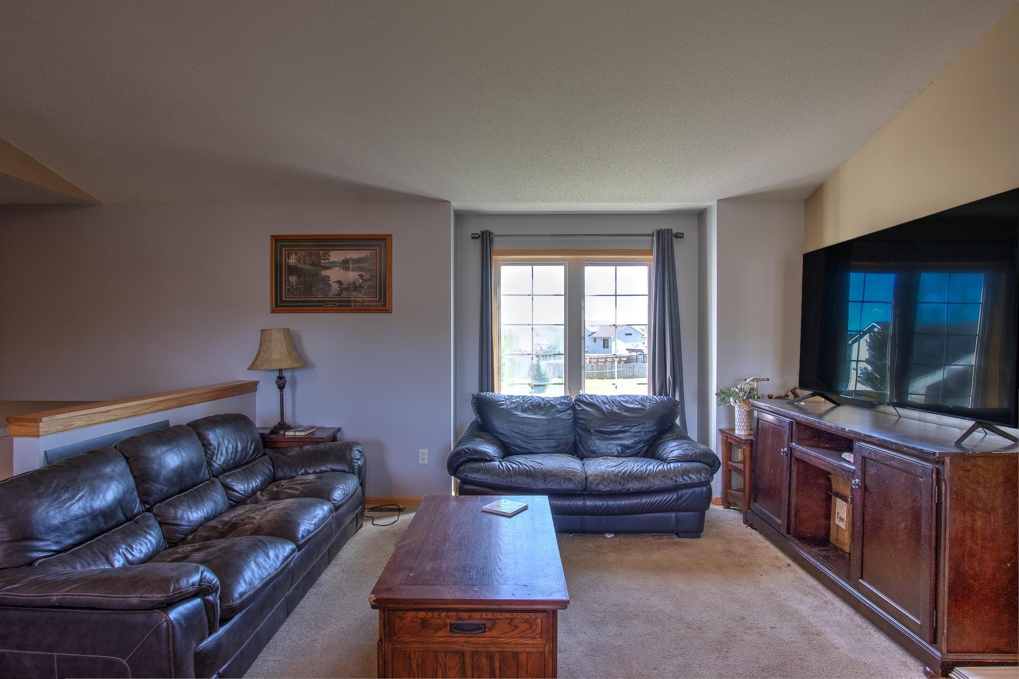 705 Bluebird Street Property Photo 5