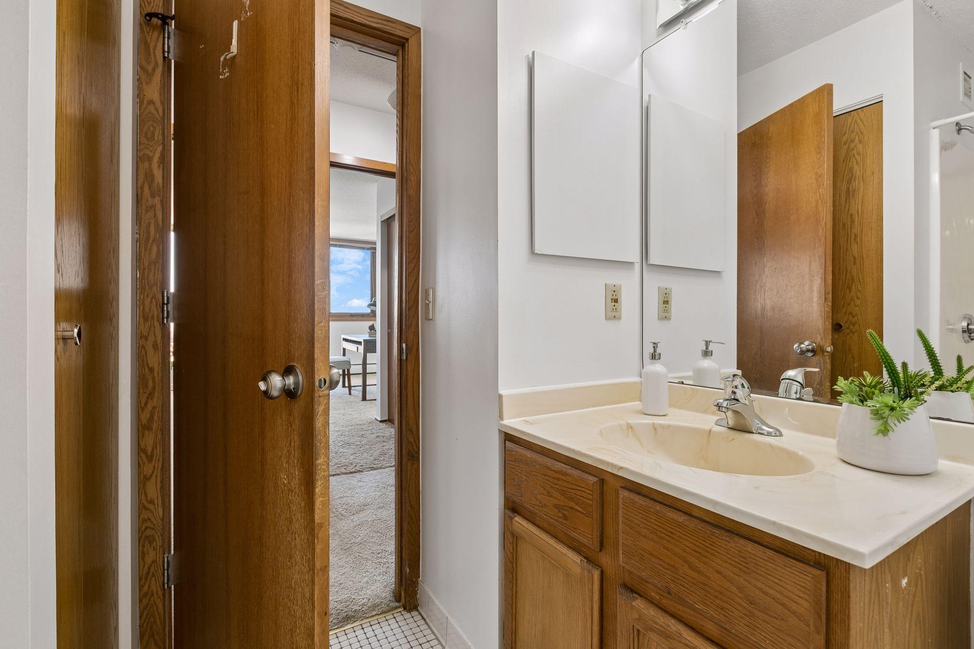 433 S 7th Street 2020 Property Photo 37