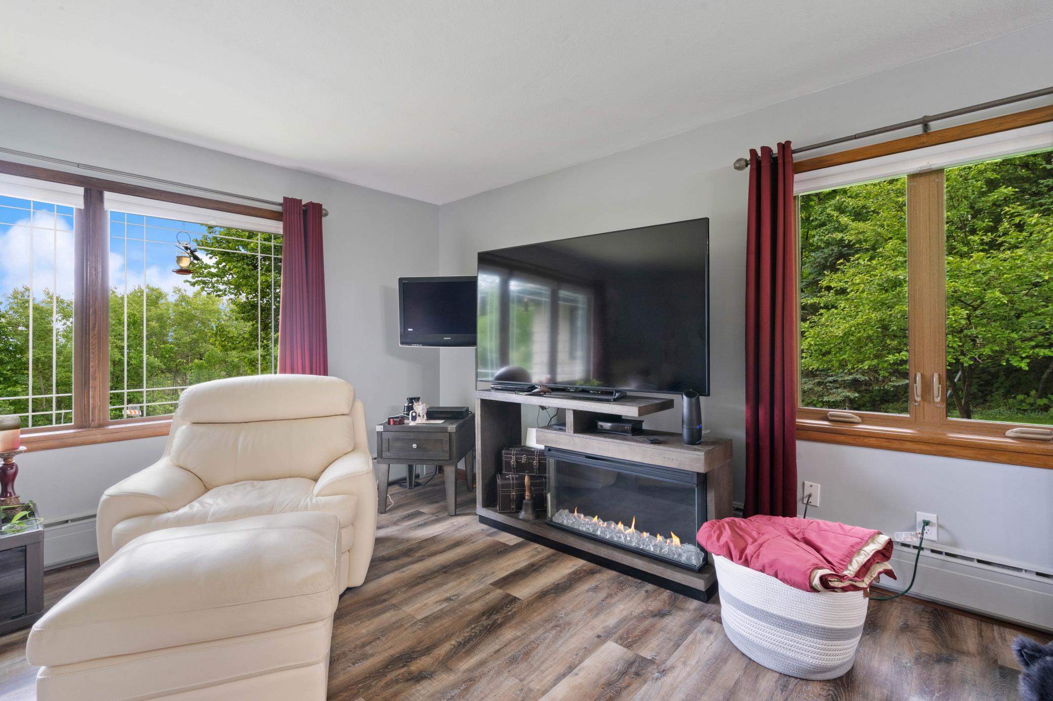 615 Snively Road Property Photo 11