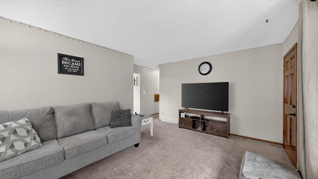 915 16 1/4 Street Se Property Photo 5