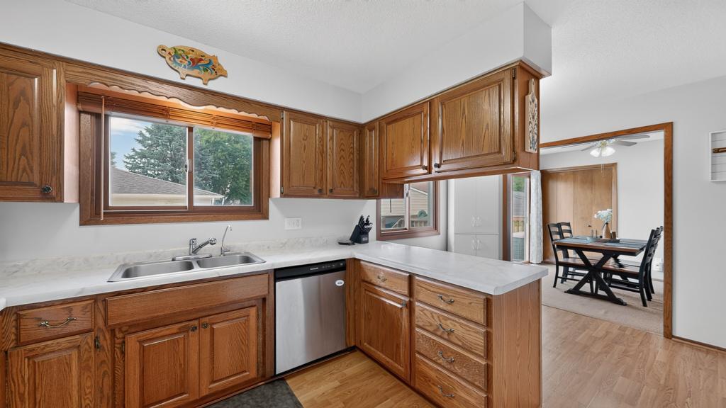 915 16 1/4 Street Se Property Photo 7