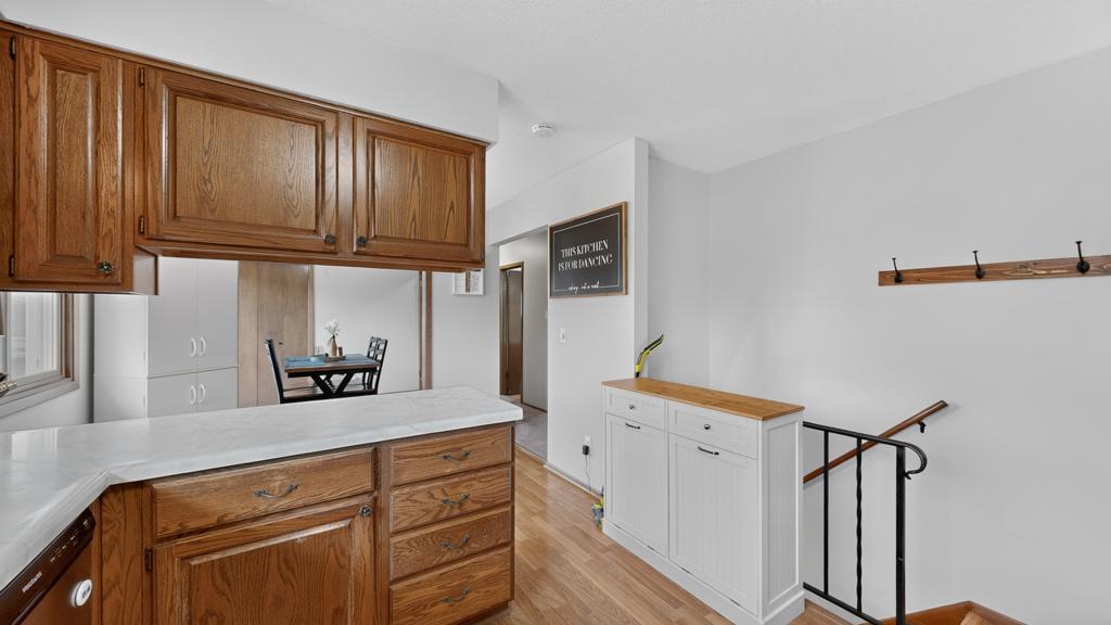 915 16 1/4 Street Se Property Photo 11