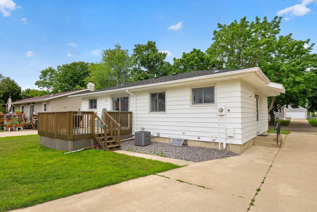 915 16 1/4 Street Se Property Photo 37