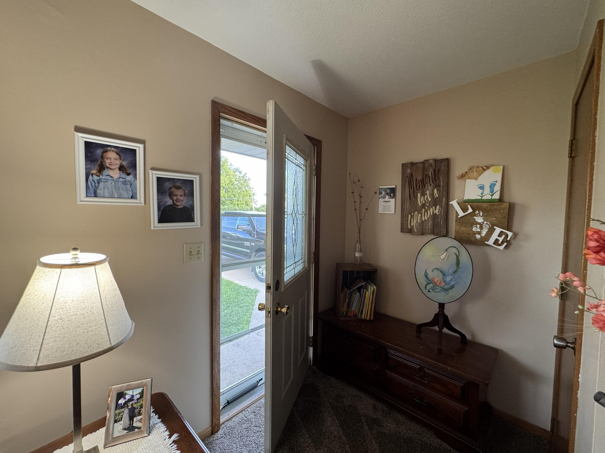 2722 Albion Avenue Property Photo 6