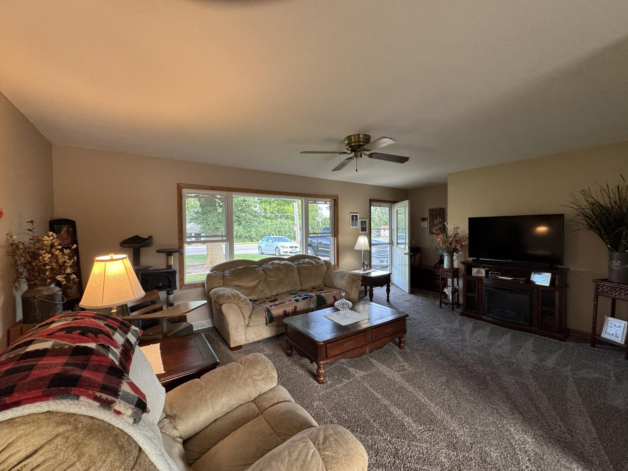 2722 Albion Avenue Property Photo 7