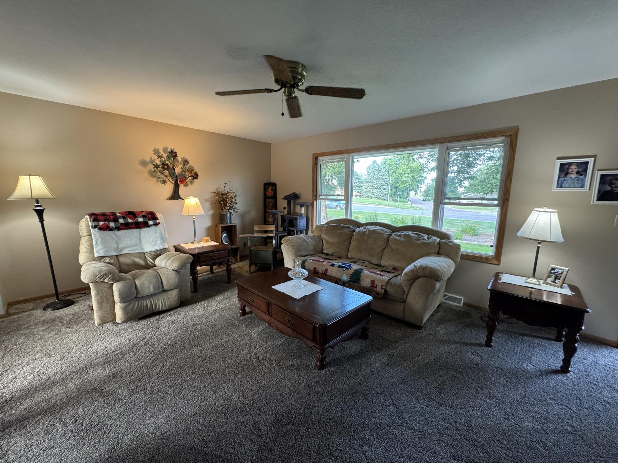 2722 Albion Avenue Property Photo 8