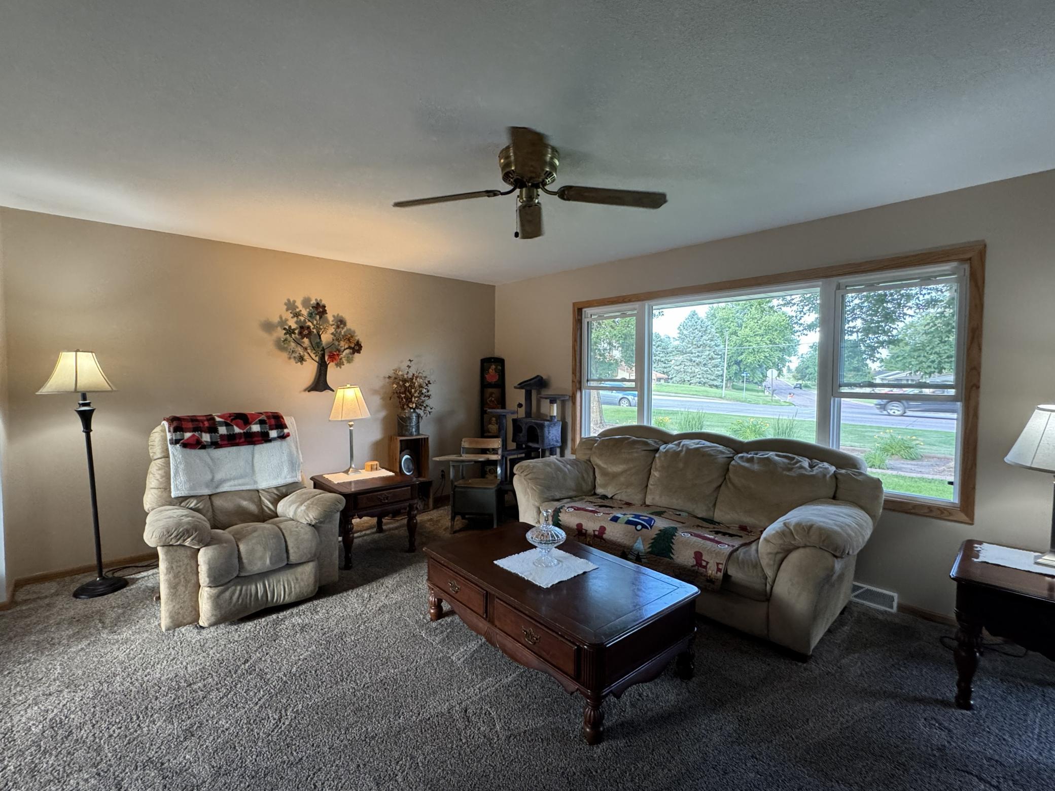 2722 Albion Avenue Property Photo 10