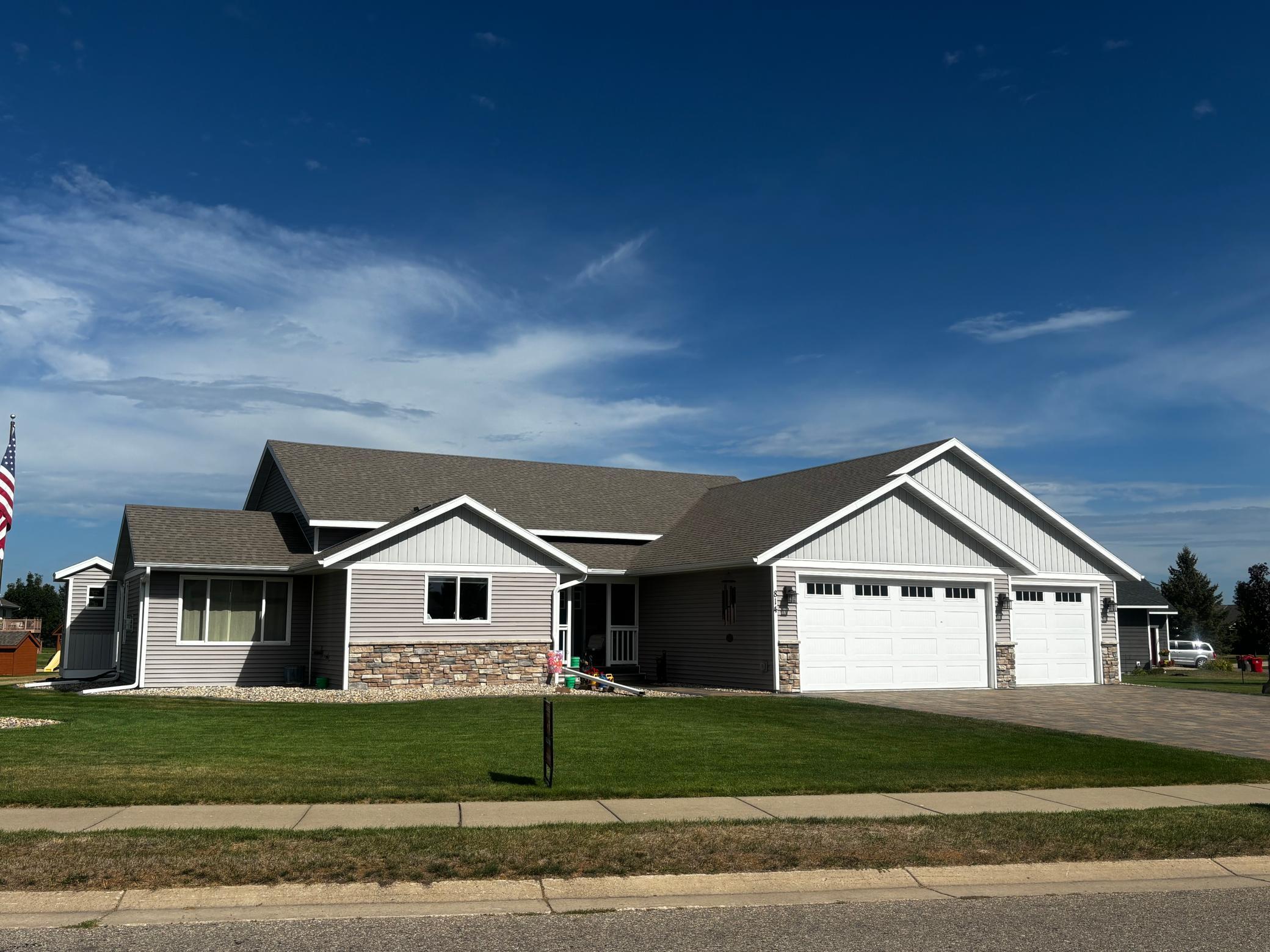 814 Curt Felt Drive Property Photo 1