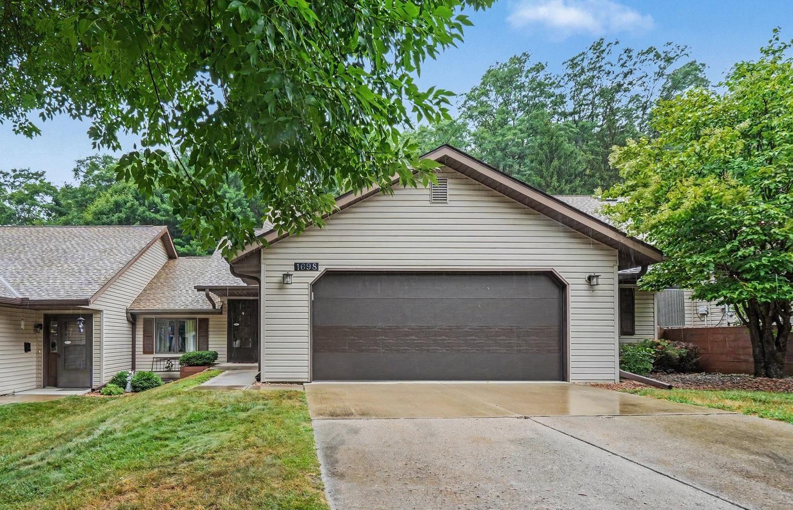 1698 Cobblestone Court Property Photo 1