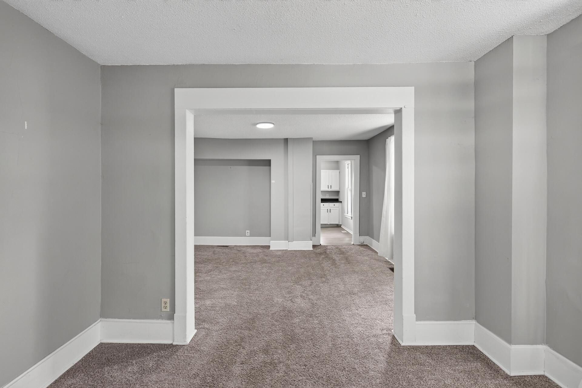 1094 Kent Street Property Photo 7