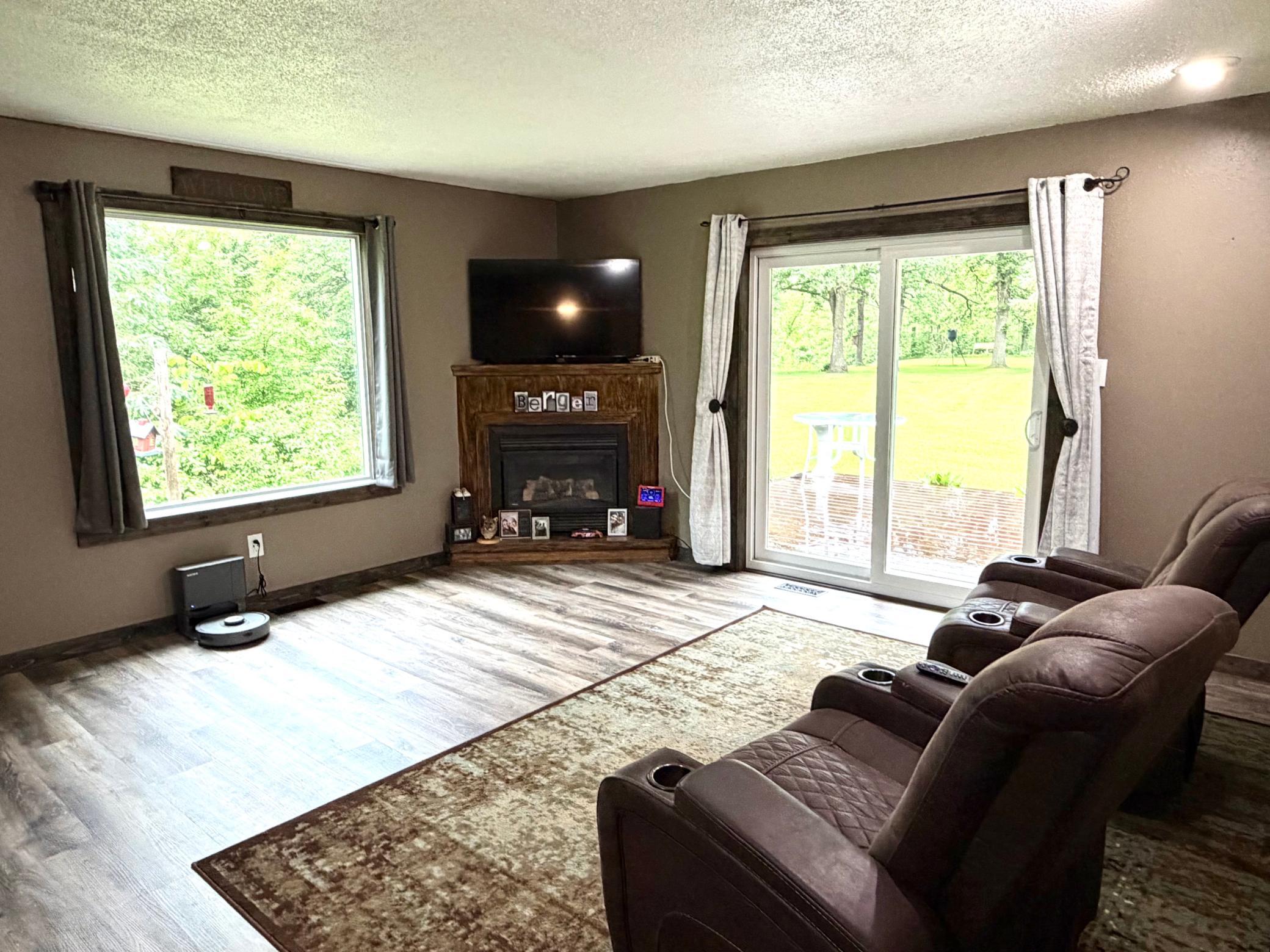40439 230th Street Property Photo 6