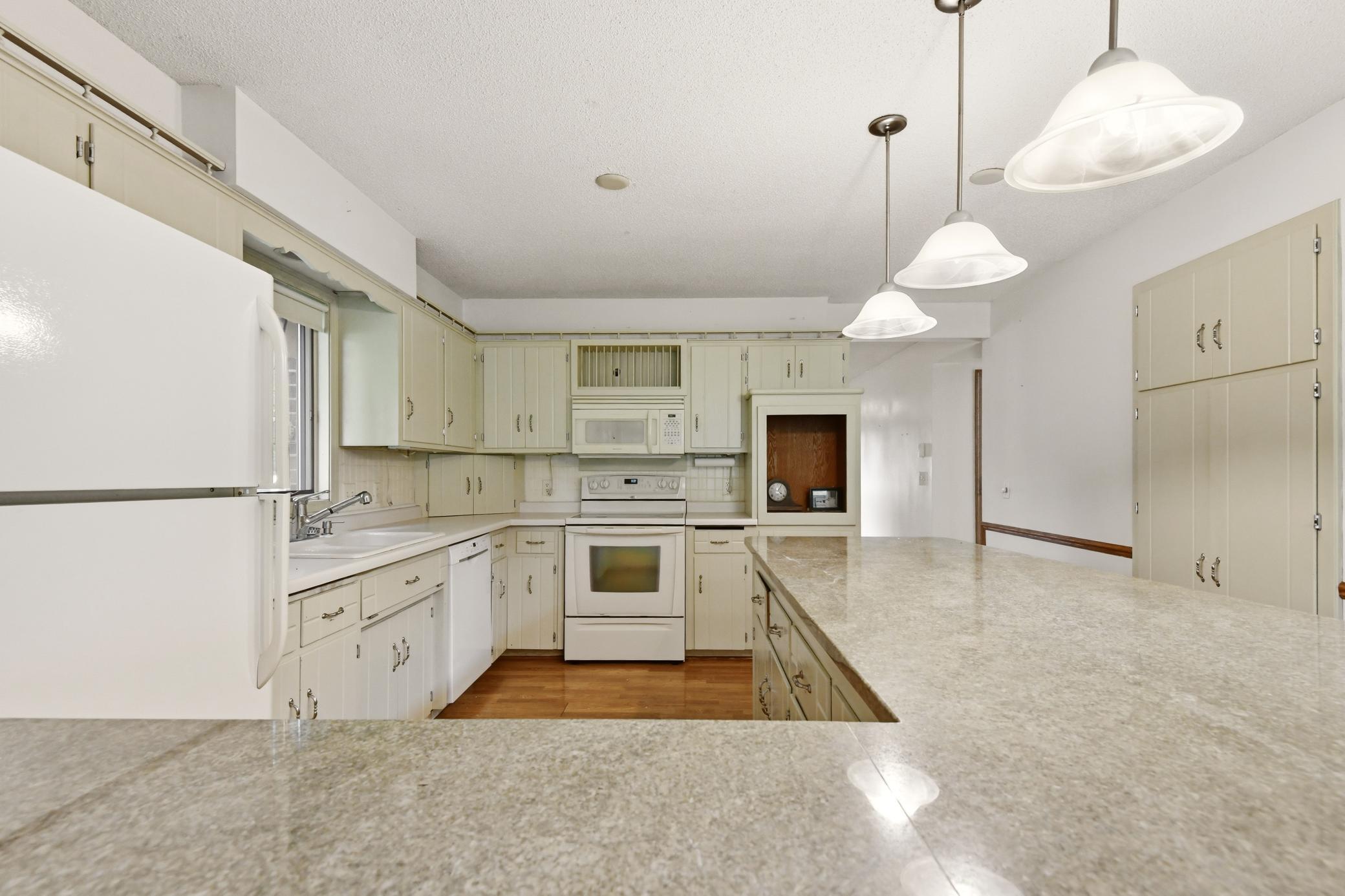 267 Park Avenue S Property Photo 7