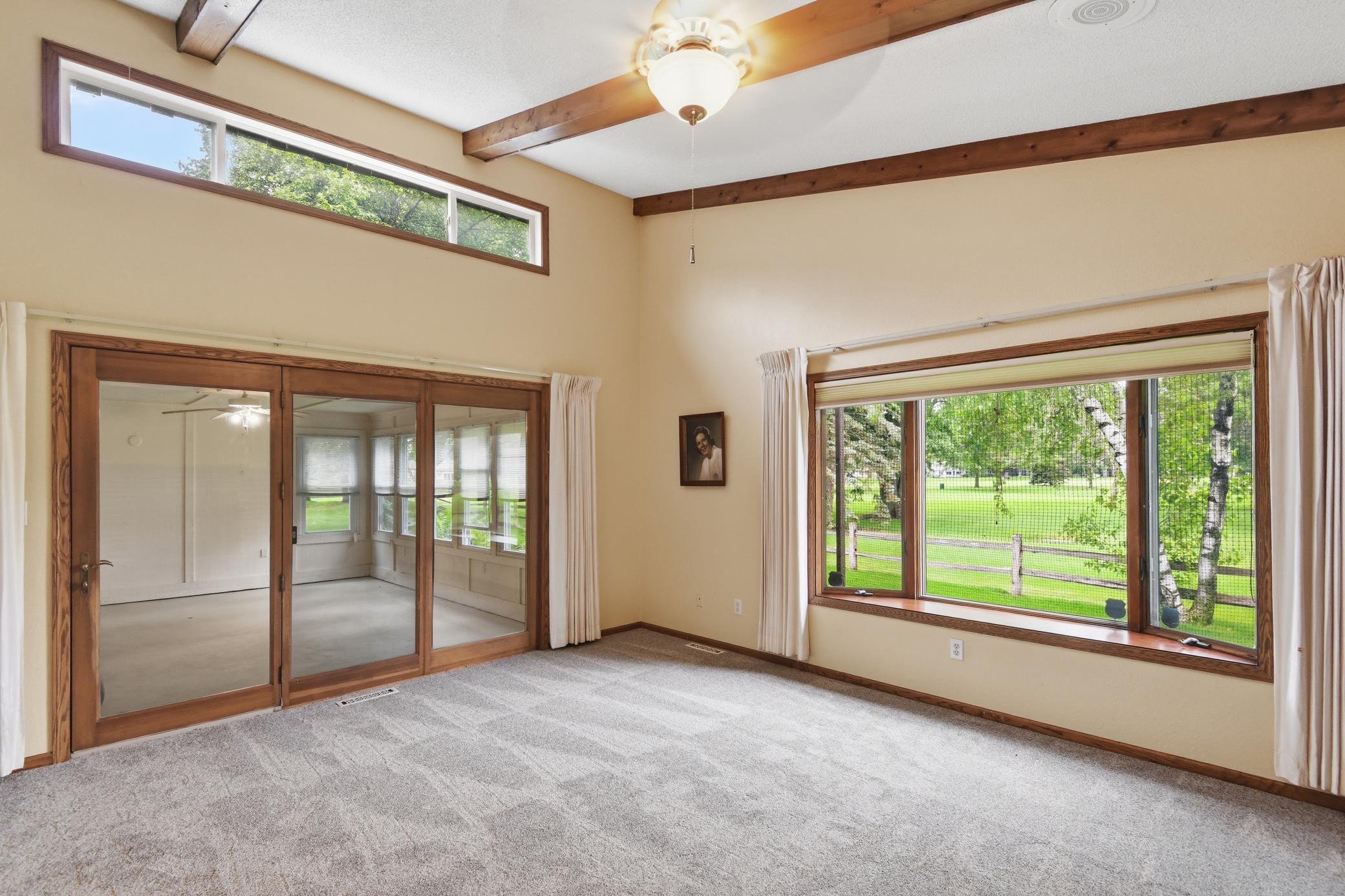 267 Park Avenue S Property Photo 12
