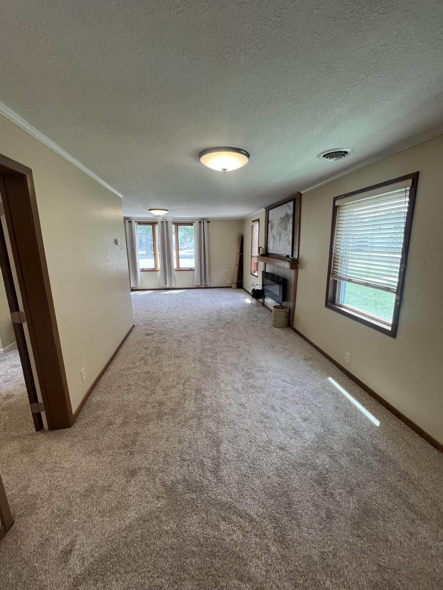 214 E Main Street Property Photo 6