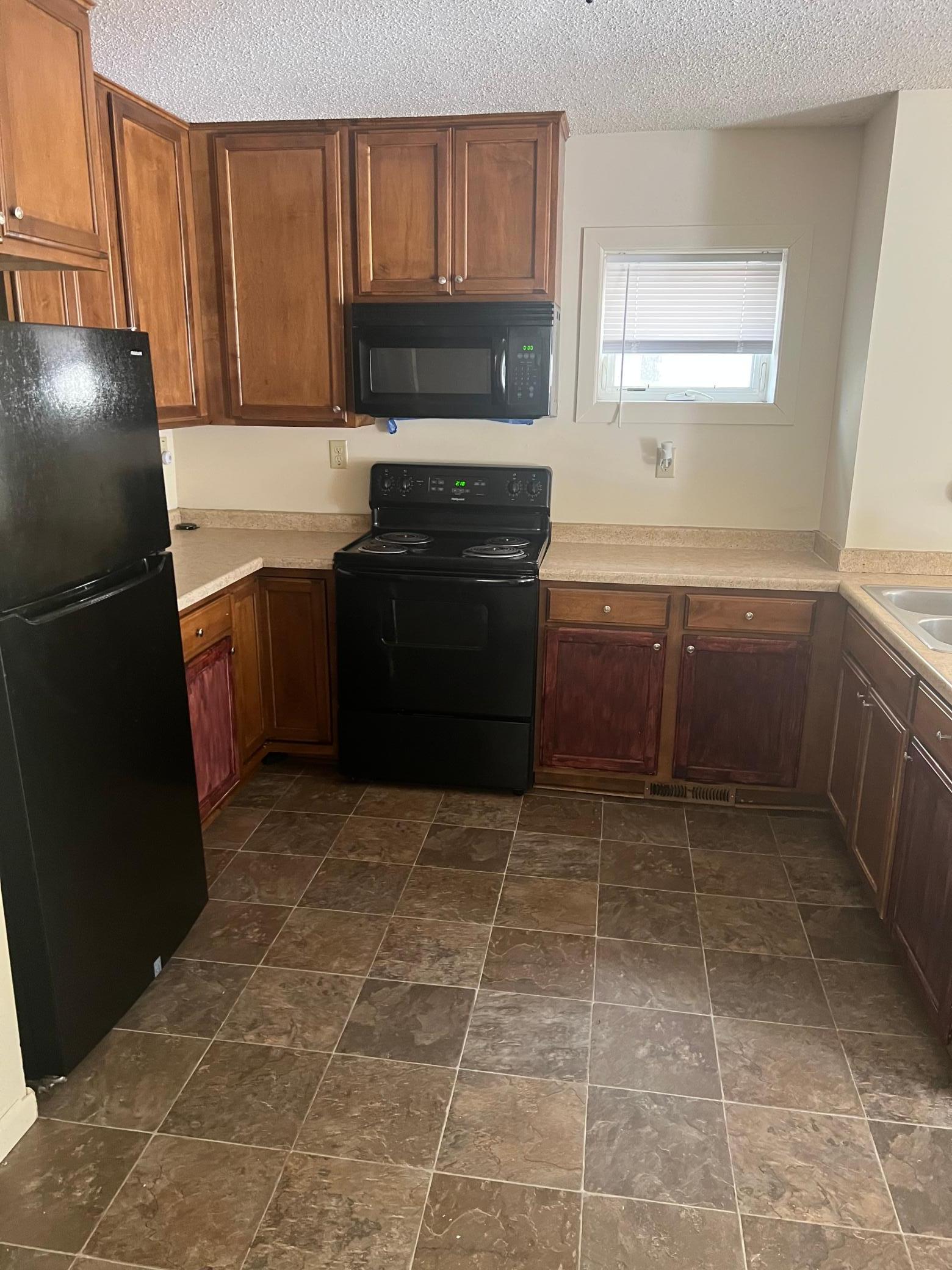 861 Burr Street Property Photo 6