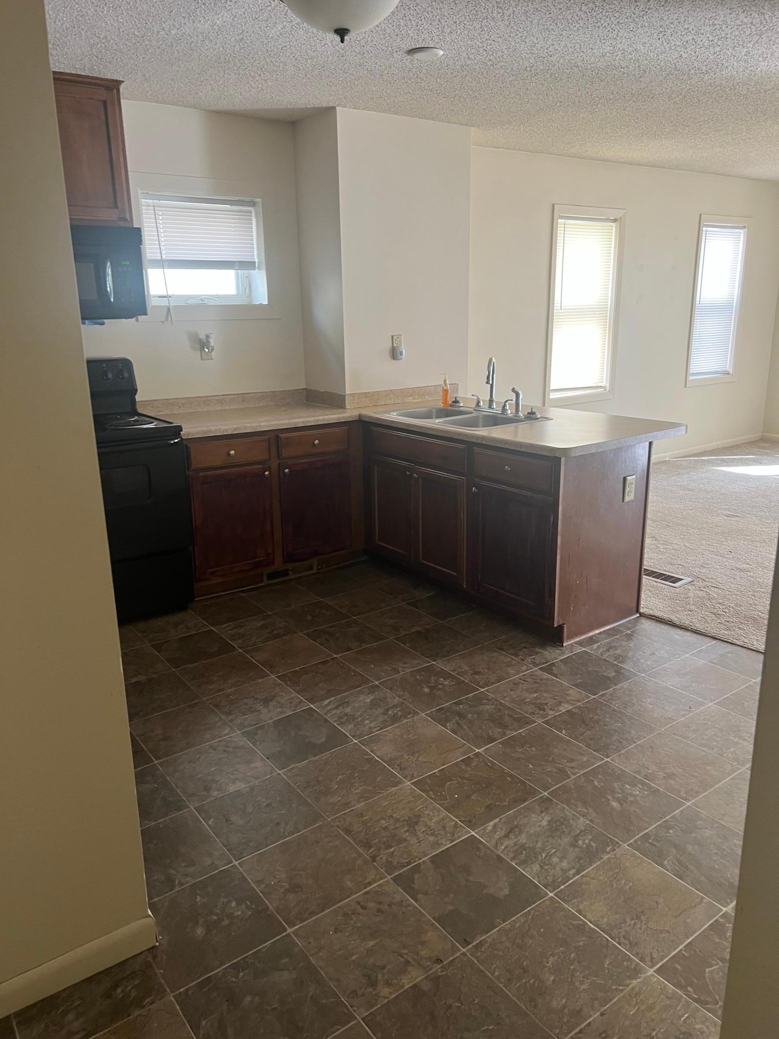 861 Burr Street Property Photo 7