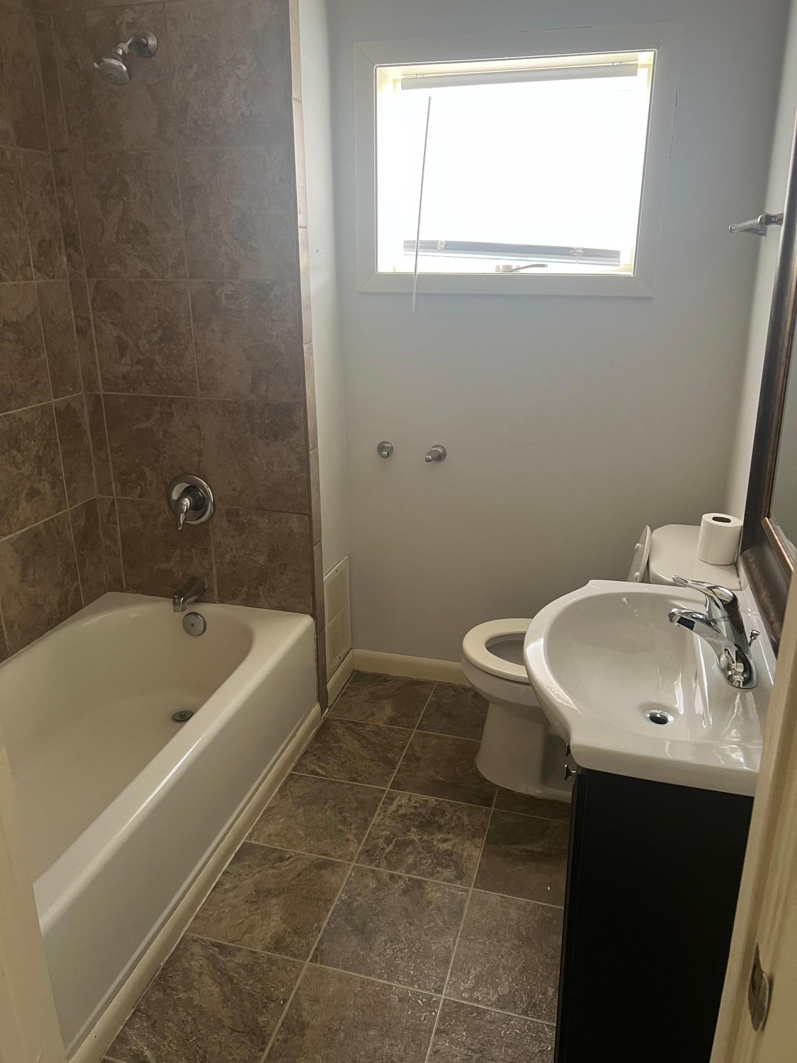 861 Burr Street Property Photo 9