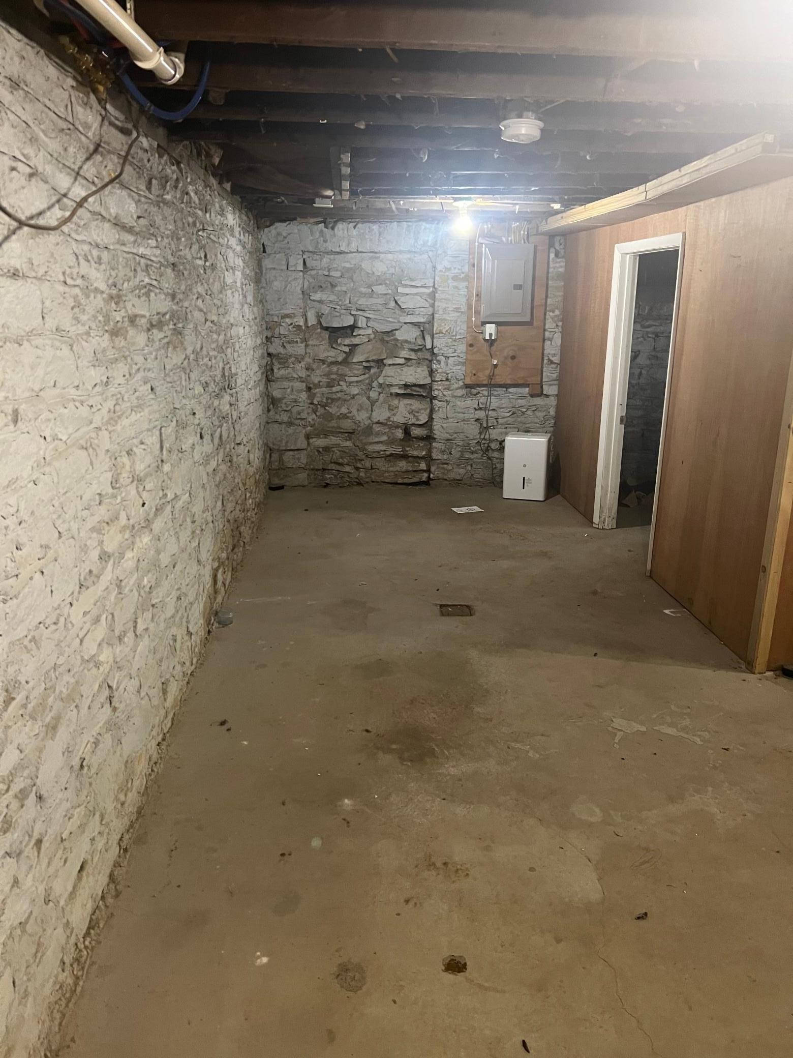 861 Burr Street Property Photo 15