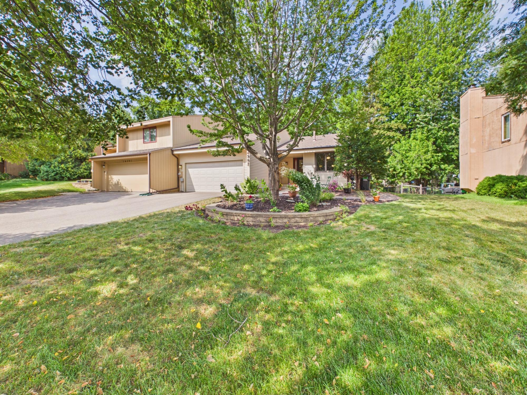 14387 Embry Path Property Photo 2