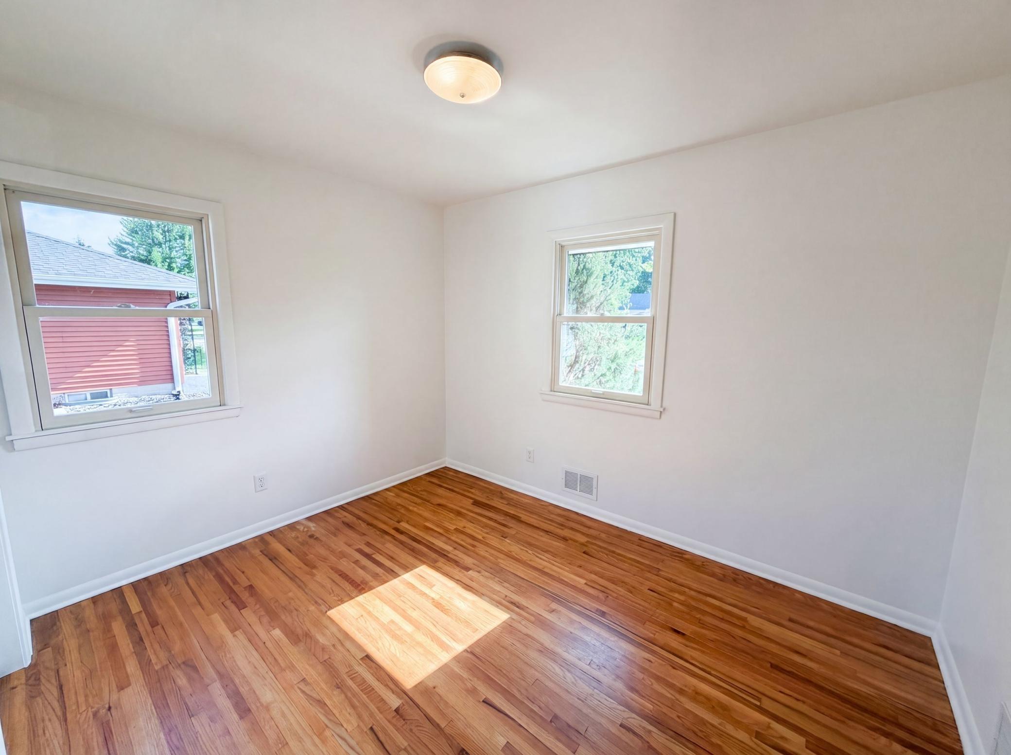 6180 6th Street Ne Property Photo 4