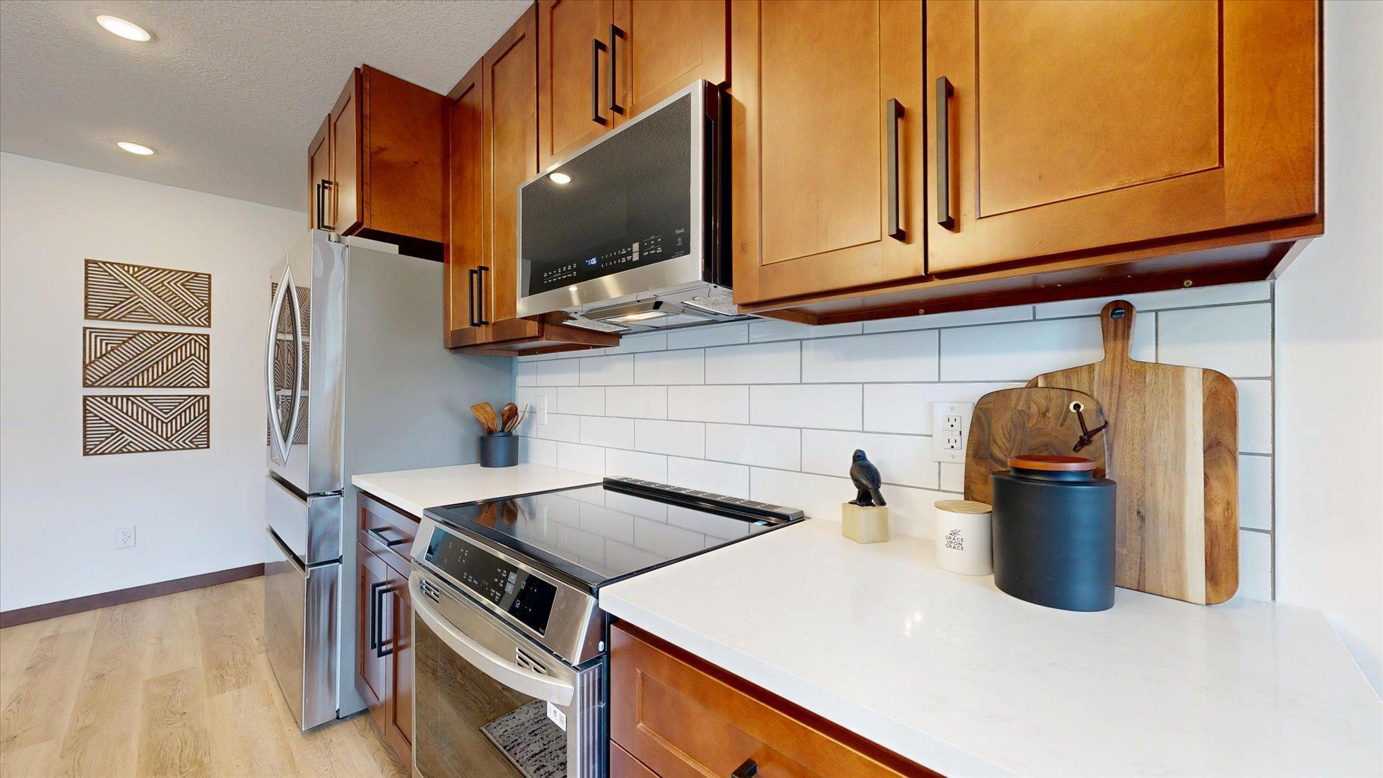 18032 Walnut Circle Property Photo 5