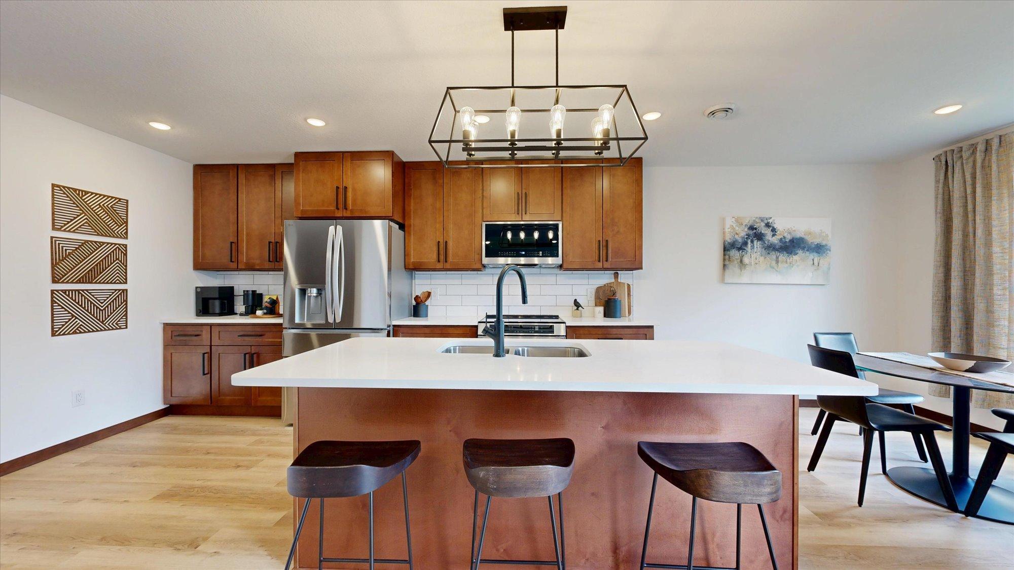 18032 Walnut Circle Property Photo 6