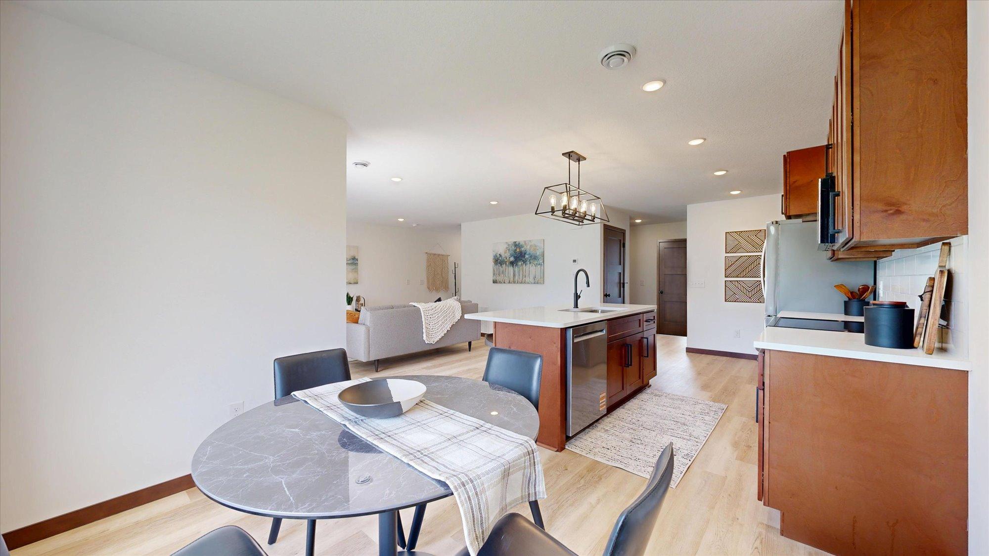 18032 Walnut Circle Property Photo 7