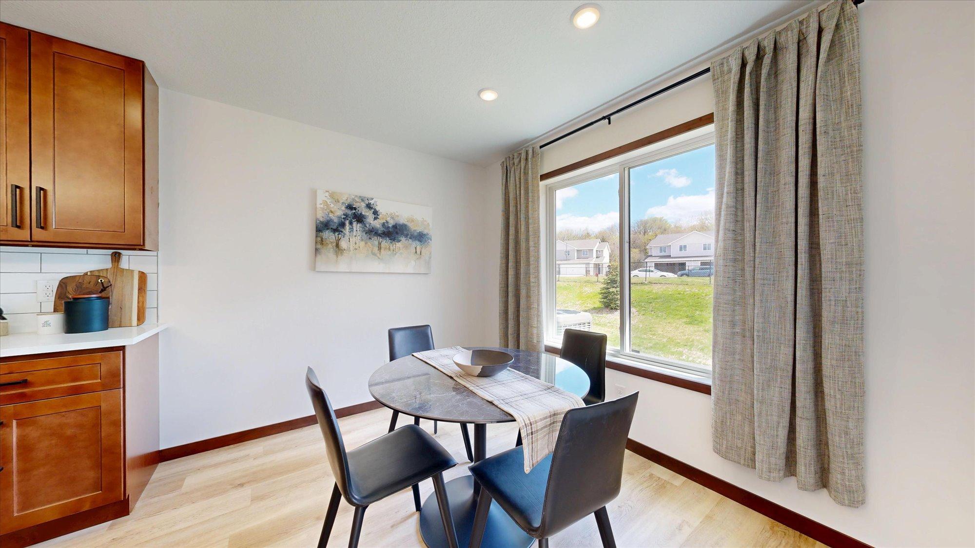 18032 Walnut Circle Property Photo 8