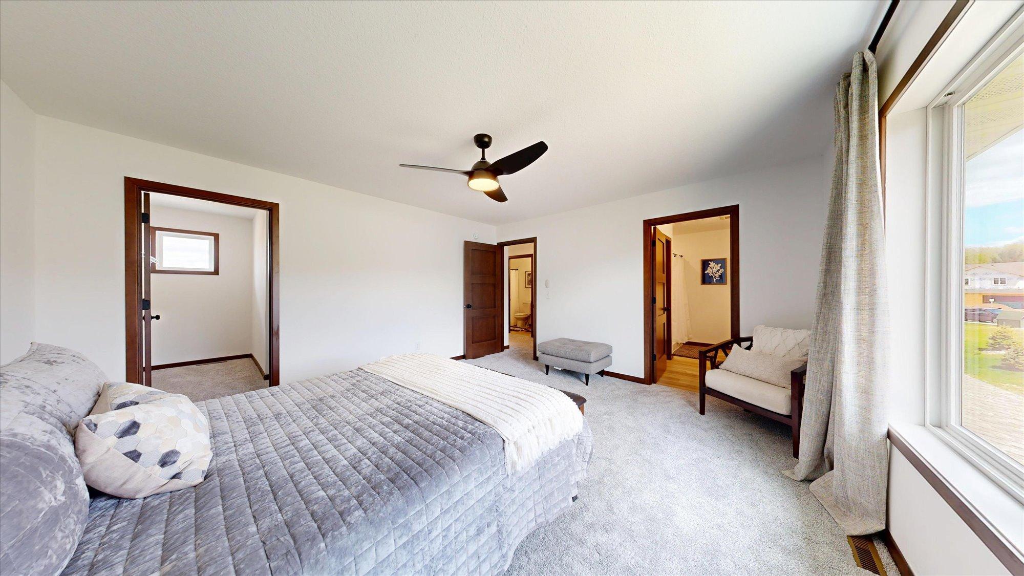 18032 Walnut Circle Property Photo 14