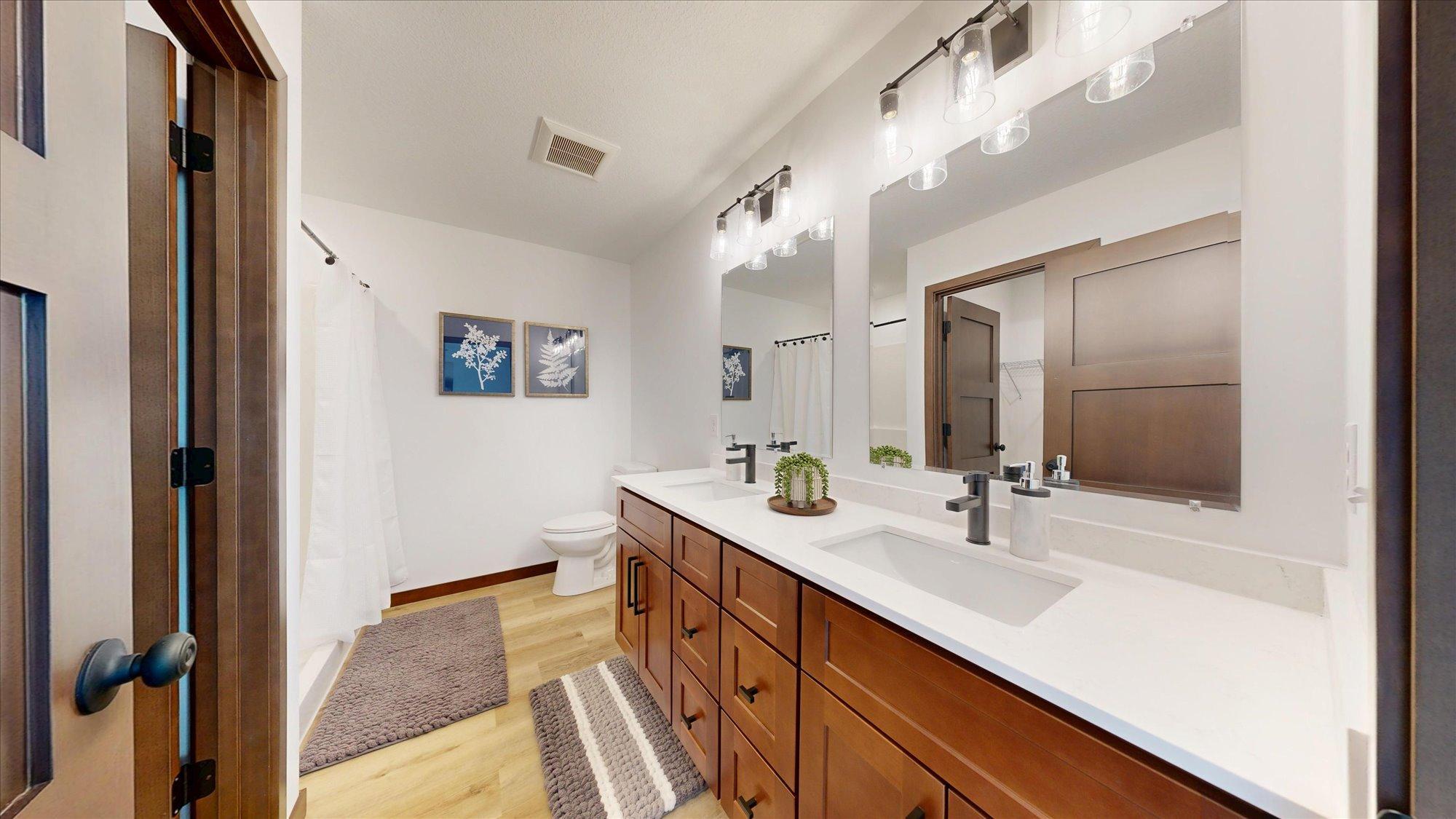 18032 Walnut Circle Property Photo 16