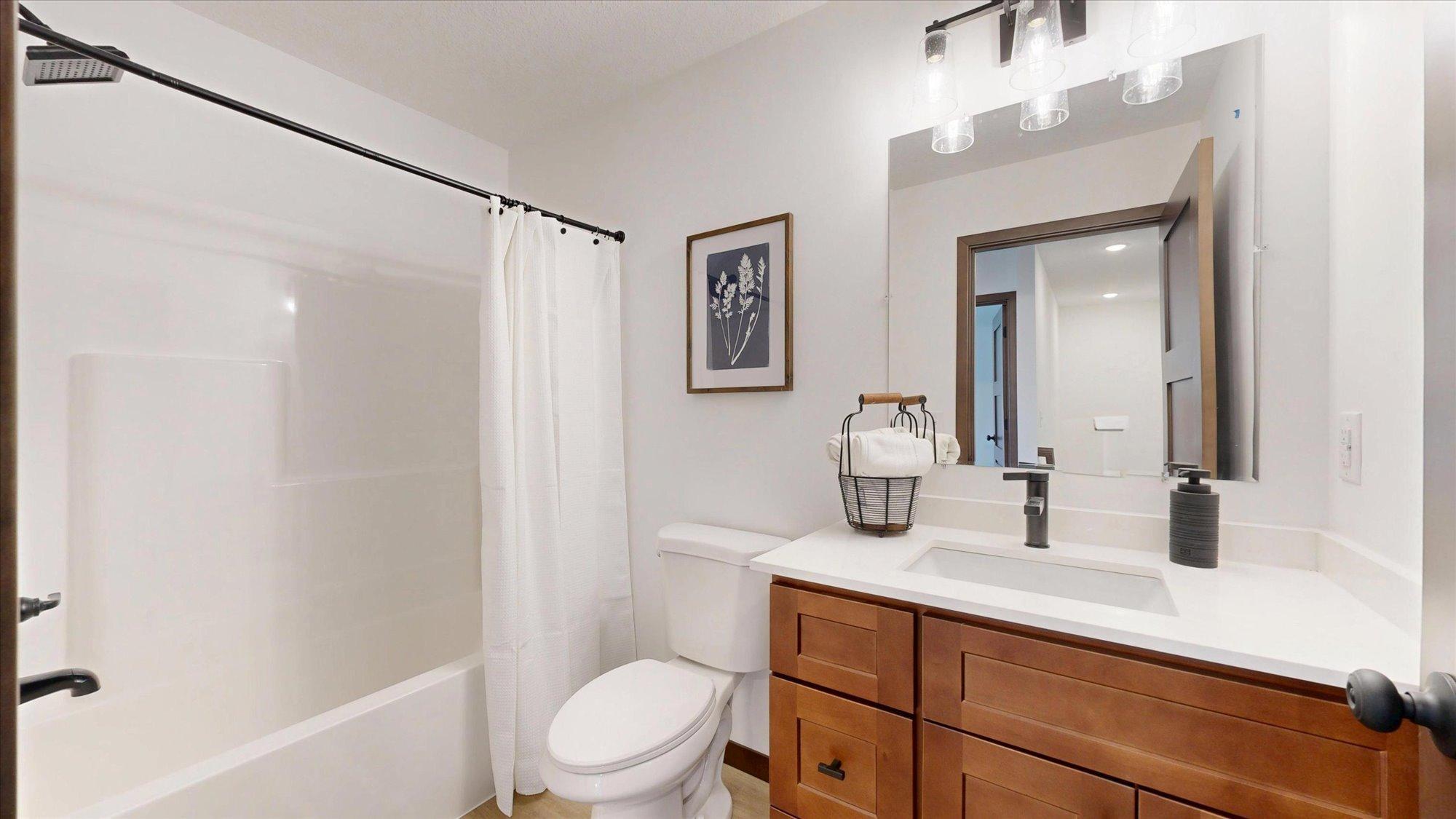 18032 Walnut Circle Property Photo 18