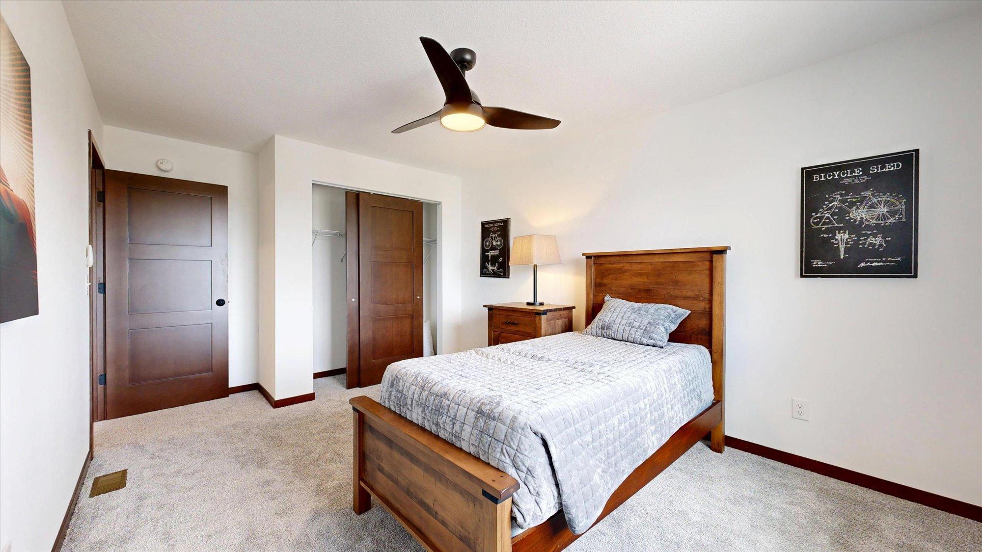 18032 Walnut Circle Property Photo 21