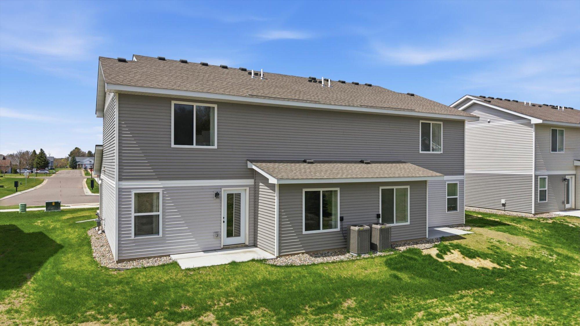 18032 Walnut Circle Property Photo 23