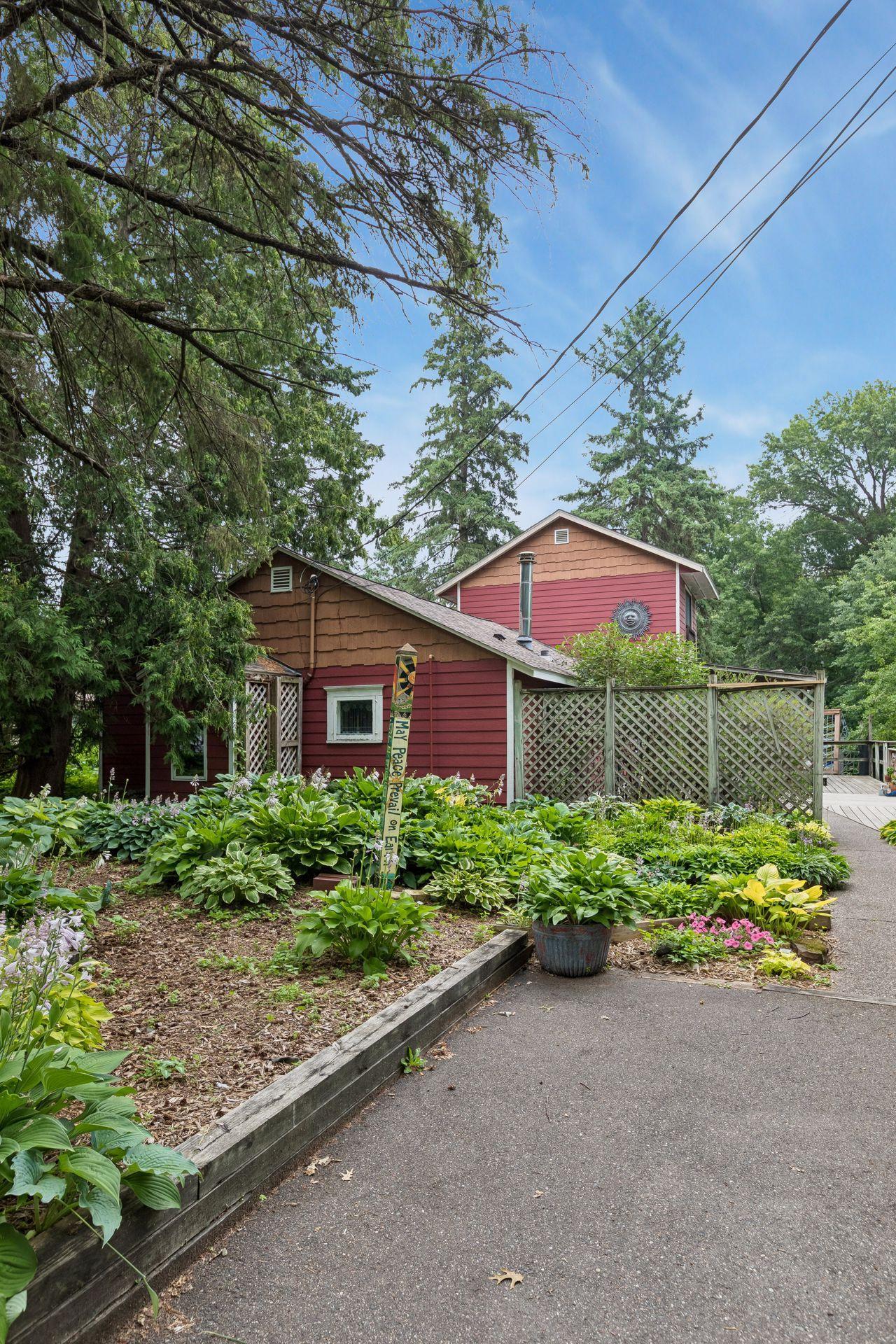 1140 Harbor Lane N Property Photo 33
