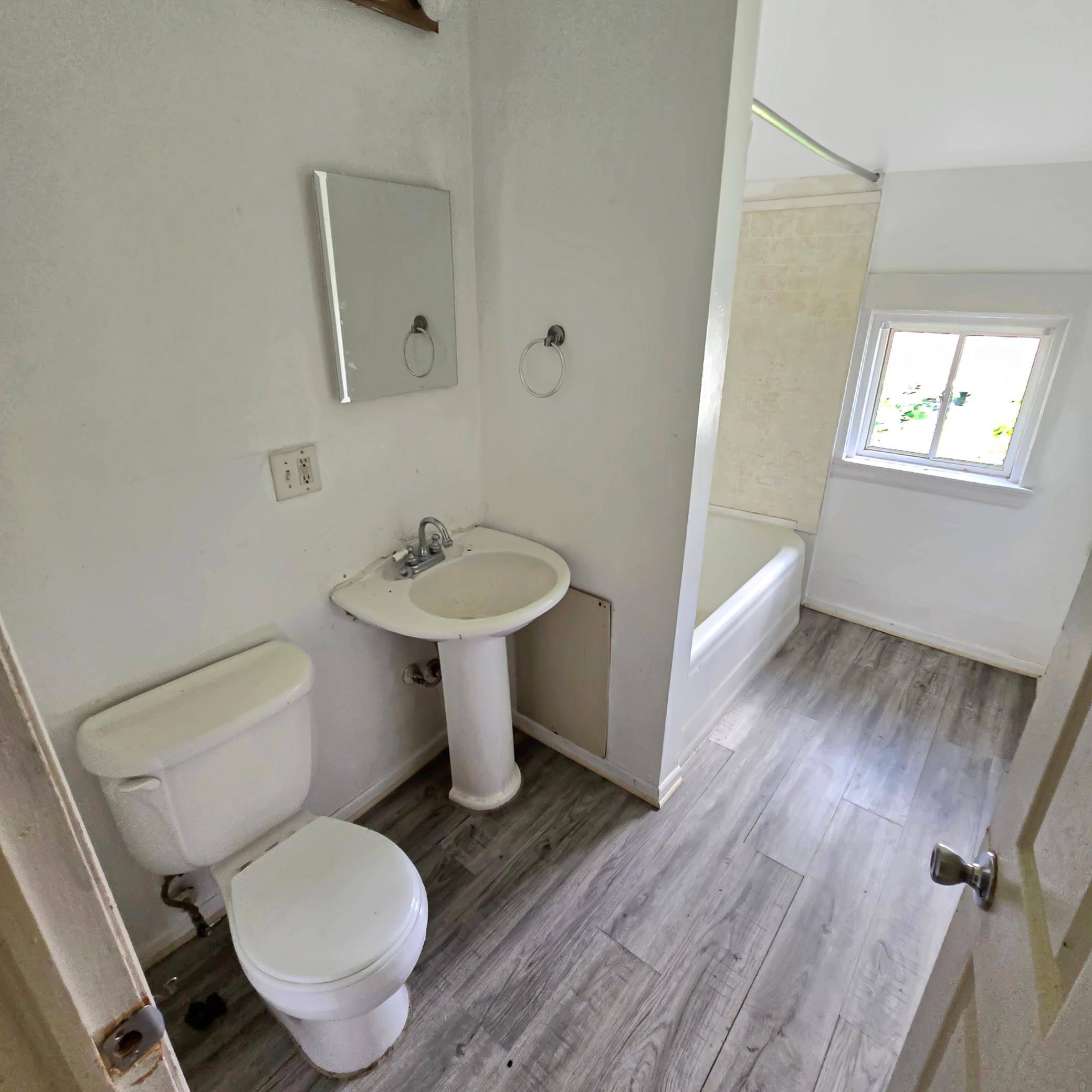 168 Acker Street E Property Photo 5