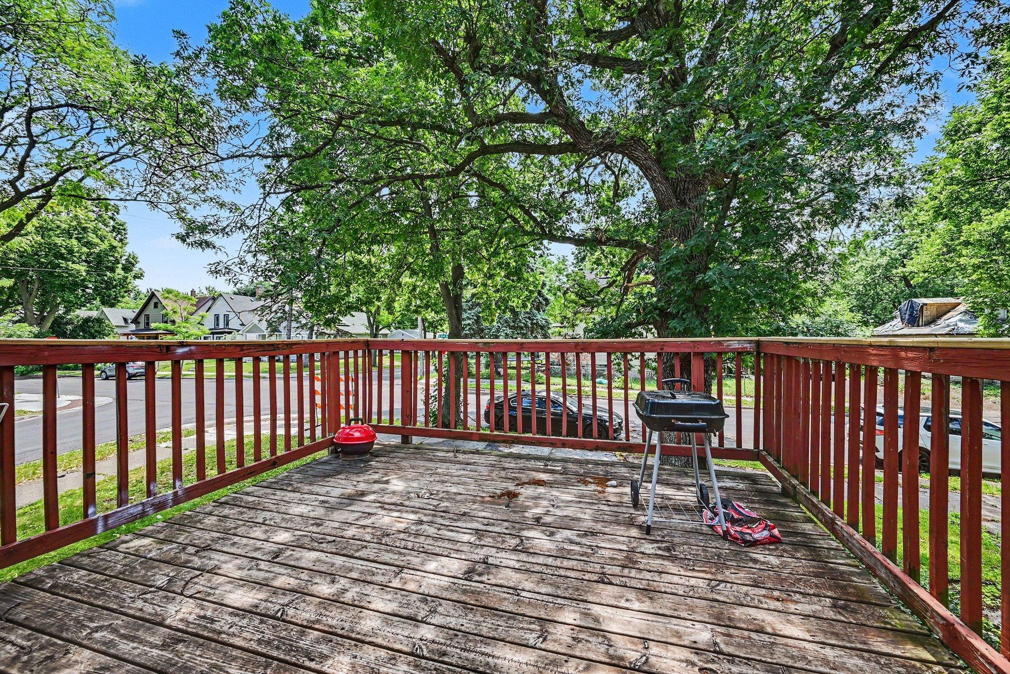 3103 Colfax Avenue N Property Photo 4