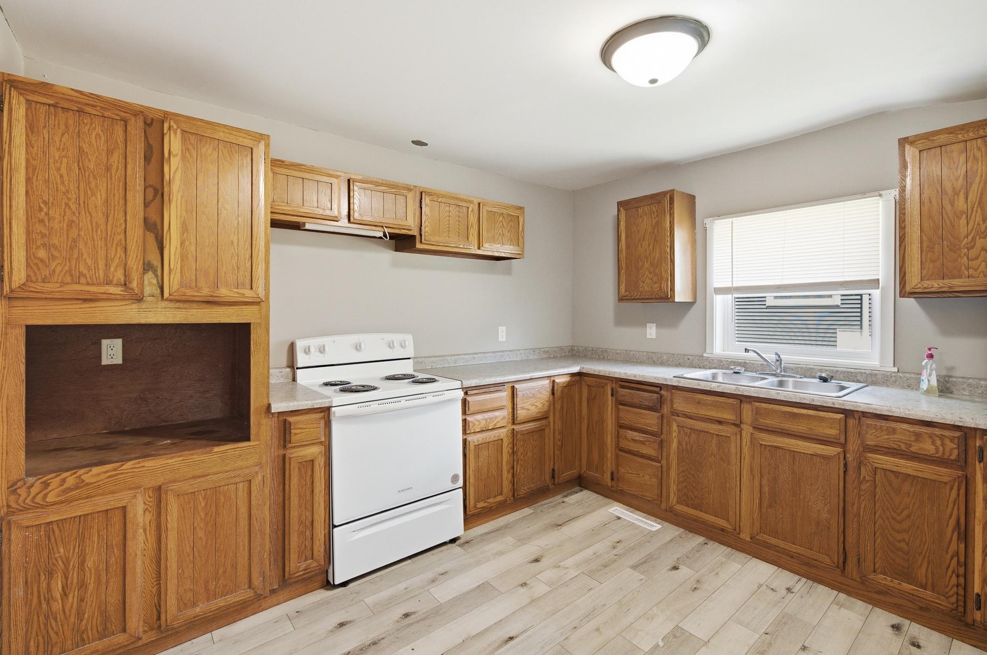 104 N Secor Street Property Photo 2