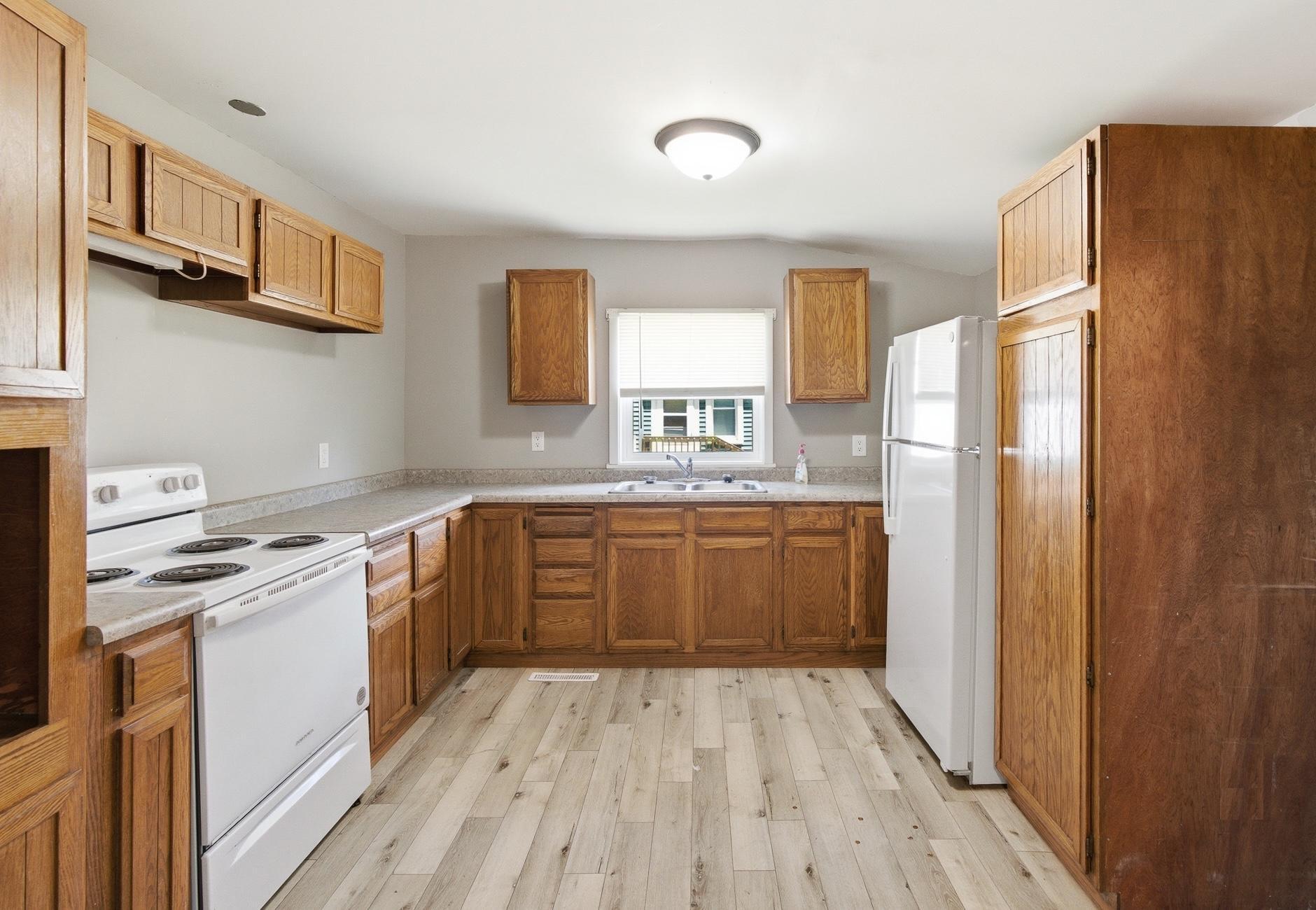 104 N Secor Street Property Photo 3