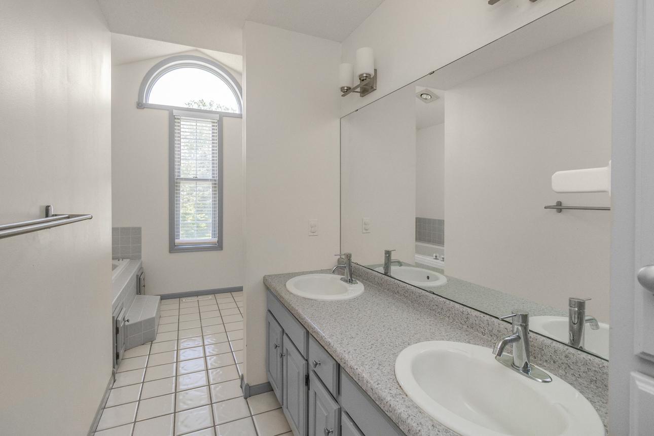 5501 Golfview Avenue N Property Photo 28