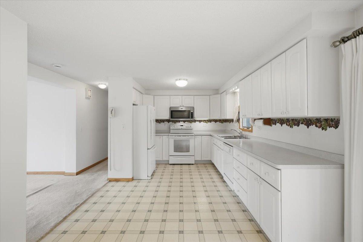 75 90th Avenue D Property Photo 5