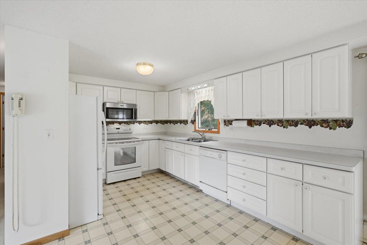75 90th Avenue D Property Photo 6