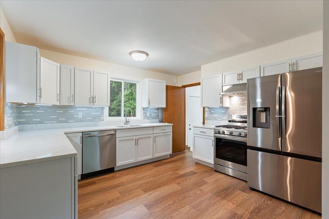 6256 Clearwater Road Property Photo 4
