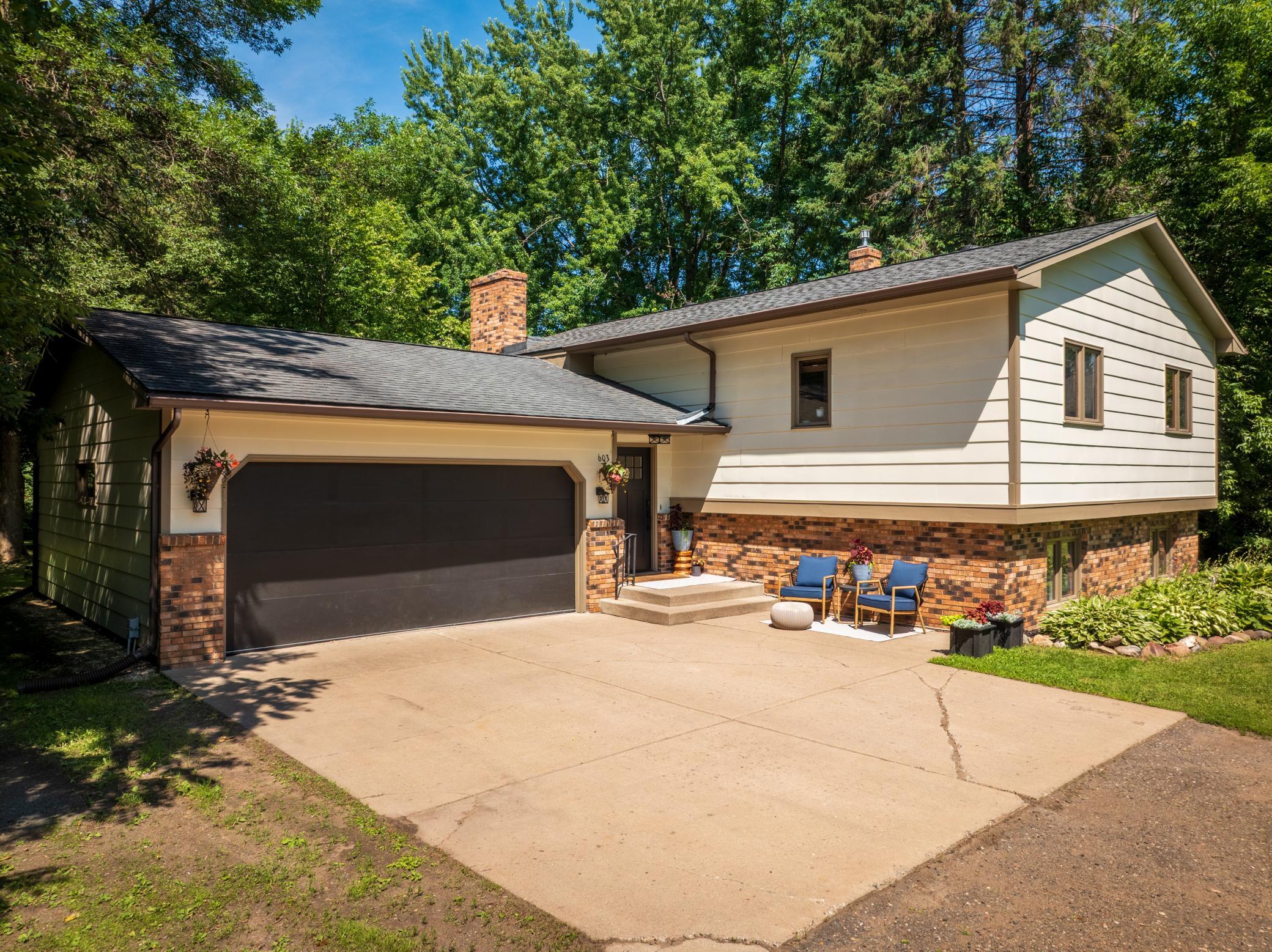 603 Old Highway 61 N Property Photo 1
