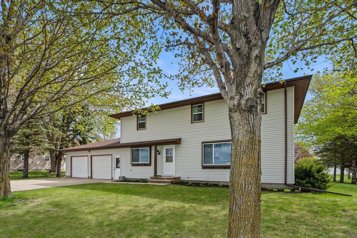 912 10th Street Property Photo 1